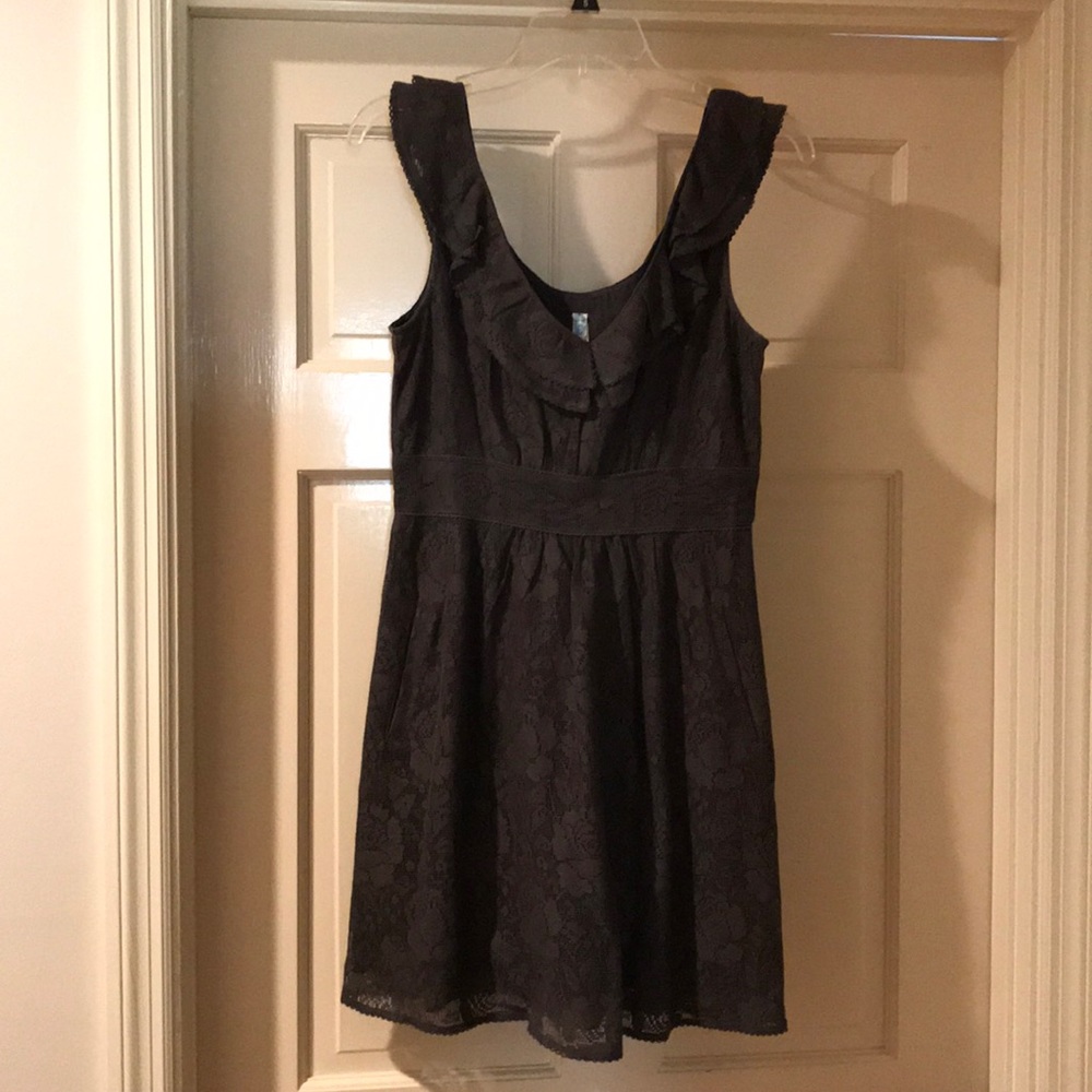 Warm grey lace dress with pockets